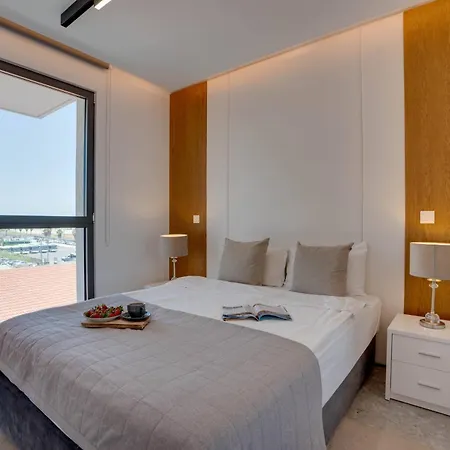 Sea View Deluxe Gaia 302 Larnaca