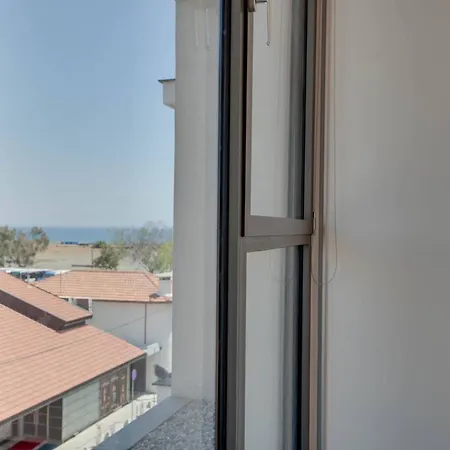Sea View Deluxe Gaia 302 Apartment Larnaca