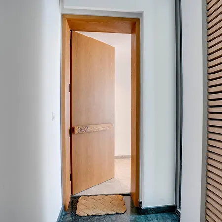 Apartment Sea View Deluxe Gaia 302 Larnaca