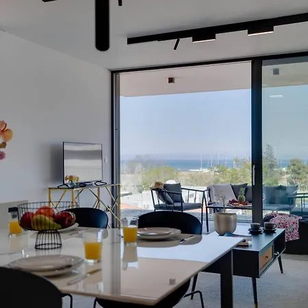 Sea View Deluxe Gaia 302 Apartment