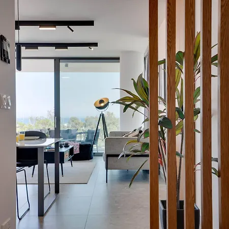 Sea View Deluxe Gaia 302 Larnaca