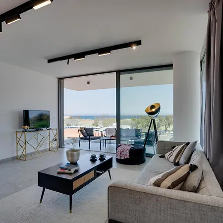 شقة Sea View Deluxe Gaia 302 *