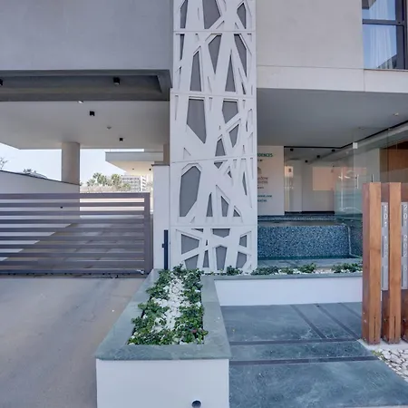 Apartment Sea View Deluxe Gaia 302 *